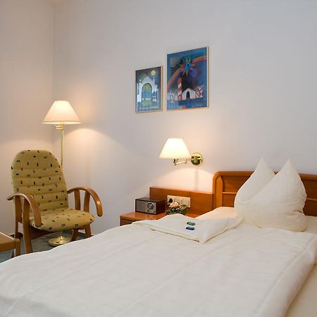 Eppelborn Central Inn Hotel Garni חדר תמונה