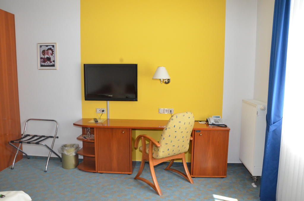 Eppelborn Central Inn Hotel Garni מראה חיצוני תמונה