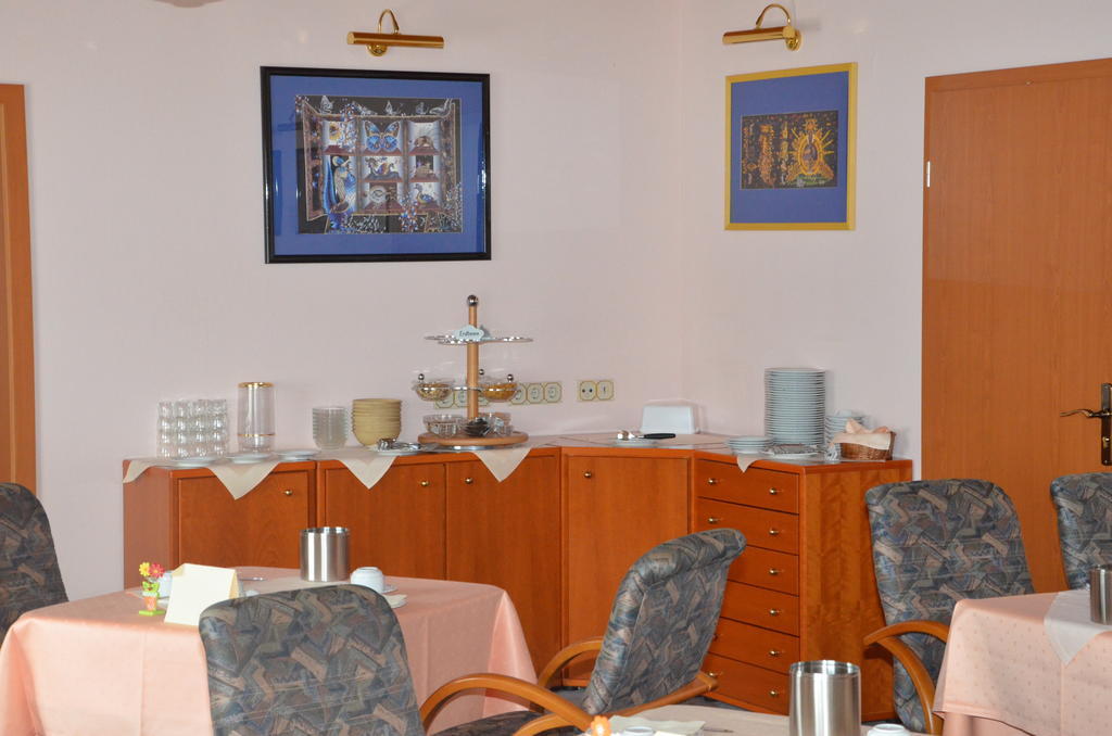Eppelborn Central Inn Hotel Garni מראה חיצוני תמונה